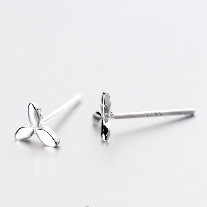 三つ葉 ピアス Silver925 レディース シンプル シルバー 小さめ かわいい 葉っぱ みつば 新緑 新芽 シルバー 925 金属アレルギー アレルギー対応