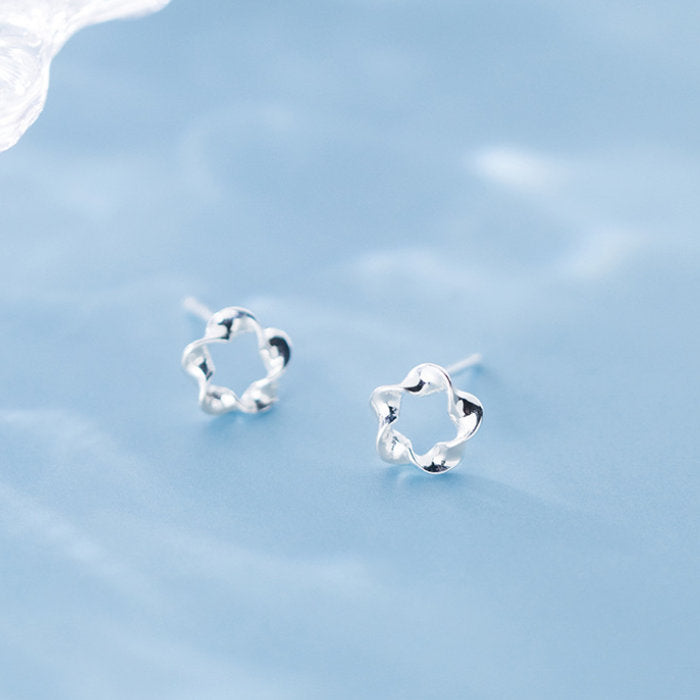 ピアス 星 ねじり スター 金属アレルギー つけっぱなし 痒くならない Silver925 レディース ファーストピアス シンプル 渦巻き 20G 両耳 シルバーピアス シンプルピアス 女性 スタッドピアス アレルギー