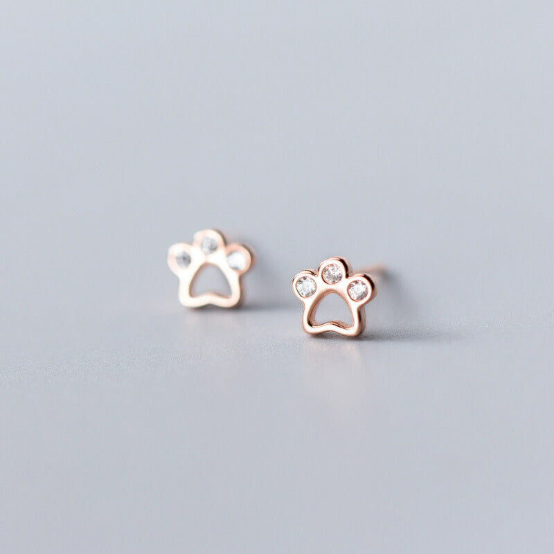 ピアス 肉球 ねこ 猫 シンプル 軟骨 金属アレルギー シルバー 小さめ ミニ シルバー925 アレルギー対応 20G 仕事用 小さいピアス 極小ピアス つけっぱなしピアス シンプルピアス セカンドピアス 軟骨ピアス アレルギー対応ピアス 仕事