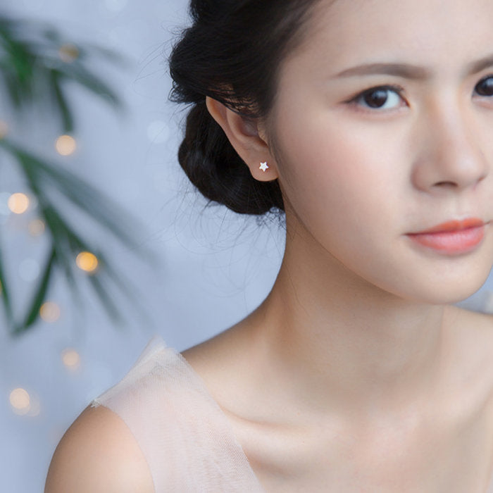 ピアス スター 星 つけっぱなし 小さい 極小 シンプル 軟骨 金属アレルギー シルバー 小さめ ミニ シルバー925 アレルギー対応 20G 小さいピアス 極小ピアス つけっぱなしピアス シンプルピアス セカンドピアス アレルギー対応ピアス 仕事
