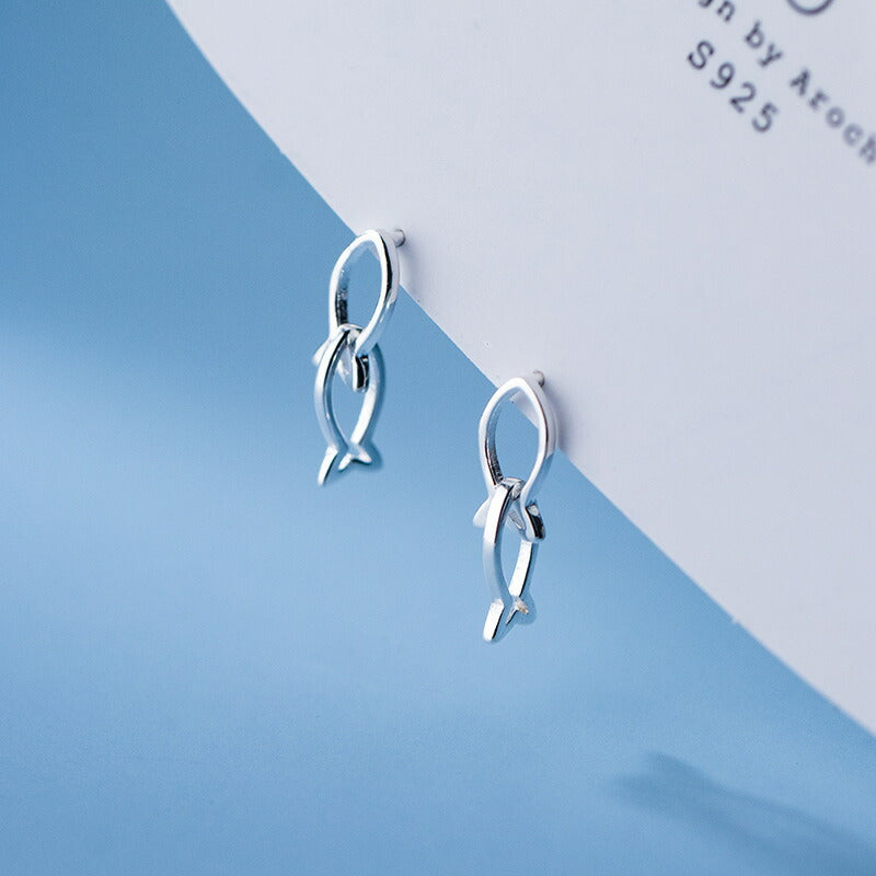 ピアス 魚 おさかな シンプル スタッド 金属アレルギー シルバー 小さめ 猫 シルバー925 アレルギー対応 20G 仕事用 小さいピアス つけっぱなしピアス シンプルピアス セカンドピアス 軟骨ピアス アレルギー対応ピアス 仕事