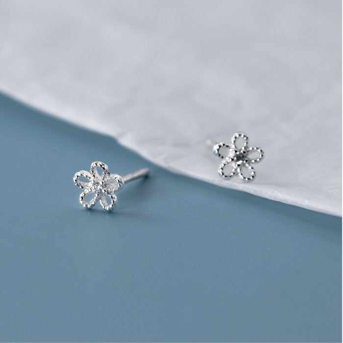 ピアス フラワー 花 シルバーストーン 小さい シンプル 軟骨 金属アレルギー シルバー 小さめ ミニ シルバー999 アレルギー対応 20G 仕事用 小さいピアス シンプルピアス セカンドピアス 軟骨ピアス 仕事