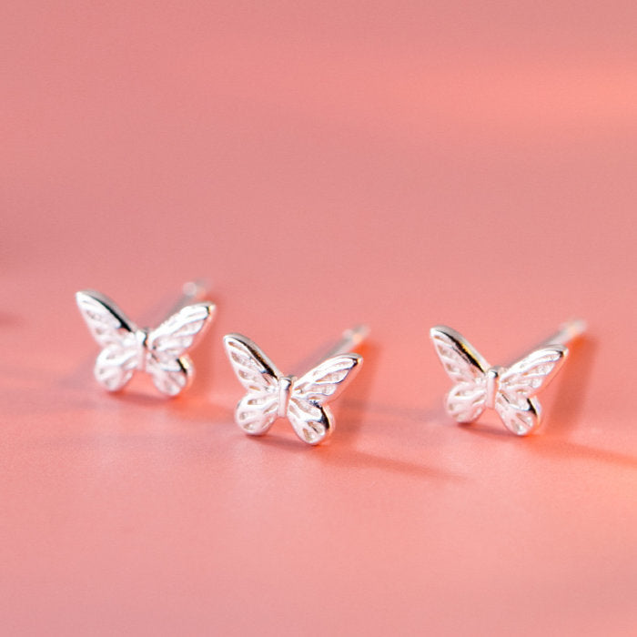 ピアス 蝶々 ちょうちょ 小さい シンプル 軟骨 金属アレルギー シルバー 小さめ ミニ シルバー925 アレルギー対応 20G 仕事用 小さいピアス シンプルピアス セカンドピアス 軟骨ピアス 仕事