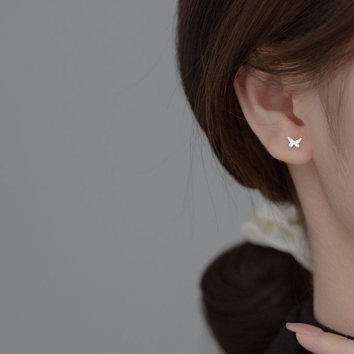 ピアス 蝶々 ちょうちょ 小さい シンプル 軟骨 金属アレルギー シルバー 小さめ ミニ シルバー925 アレルギー対応 20G 仕事用 小さいピアス シンプルピアス セカンドピアス 軟骨ピアス 仕事