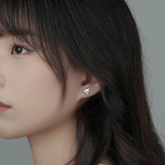 ピアス 蝶々 ちょうちょ 小さい シンプル 軟骨 金属アレルギー シルバー 小さめ ミニ シルバー925 アレルギー対応 20G 仕事用 小さいピアス シンプルピアス セカンドピアス 軟骨ピアス 仕事