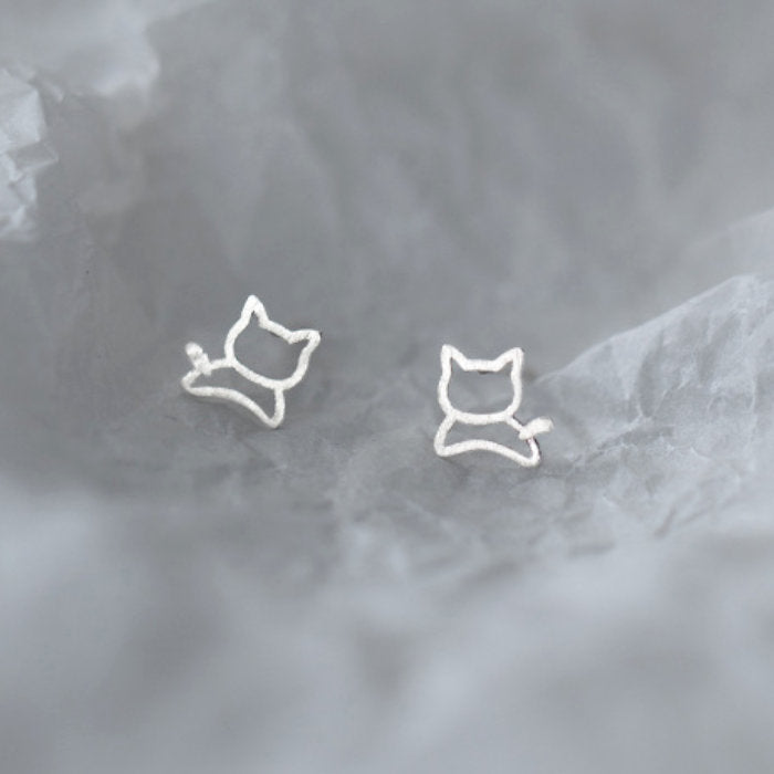 ピアス 猫 ねこ 小さい シンプル 軟骨 金属アレルギー シルバー 小さめ ミニ シルバー925 アレルギー対応 20G 仕事用 小さいピアス シンプルピアス セカンドピアス 軟骨ピアス 仕事