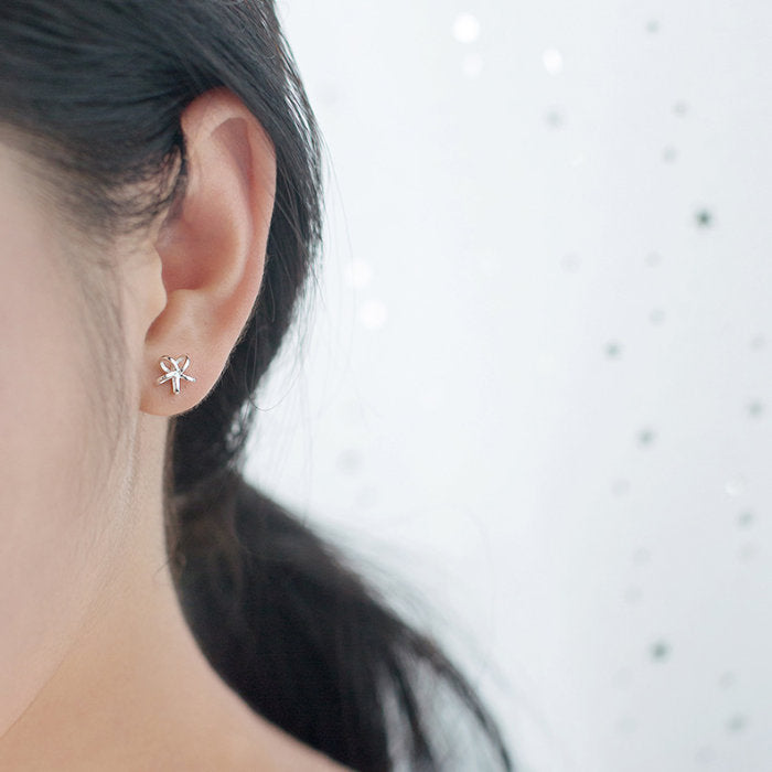 ピアス お花 小さい シンプル 軟骨 金属アレルギー シルバー 小さめ ミニ シルバー925 アレルギー対応 20G 仕事用 小さいピアス シンプルピアス セカンドピアス 軟骨ピアス 仕事