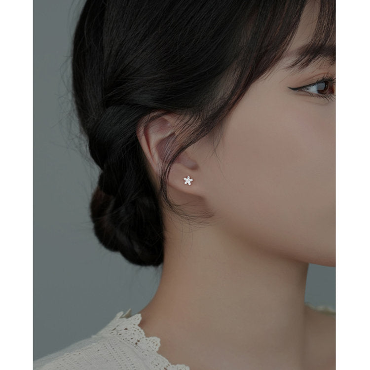 ピアス 花 フラワー 小さい シンプル 軟骨 金属アレルギー シルバー999 アレルギー対応 20G 仕事用 小さいピアス シンプルピアス セカンドピアス