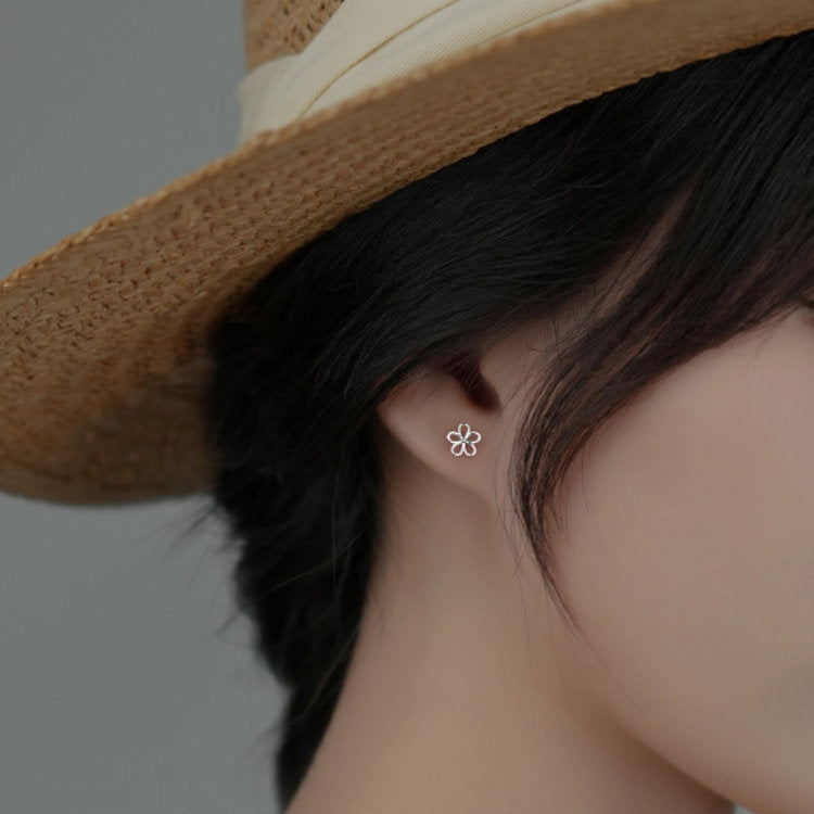 シンプルなフラワーピアス 花 ピアス フラワー シルバー999 シンプル 20G かわいい レディース 女性 シルバー 小さい 小さめ 華奢