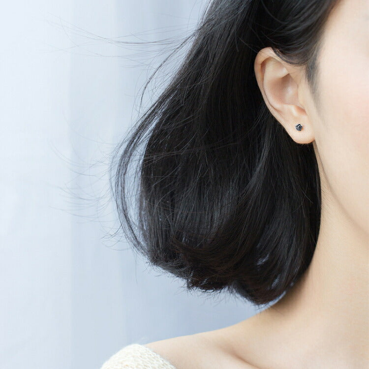 【上品な小さいバラのシルバーピアス】 ピアス シルバー925 金属アレルギー シンプル バラ 薔薇 ローズ シルバー 大人 かわいい アクセント セカンドピアス