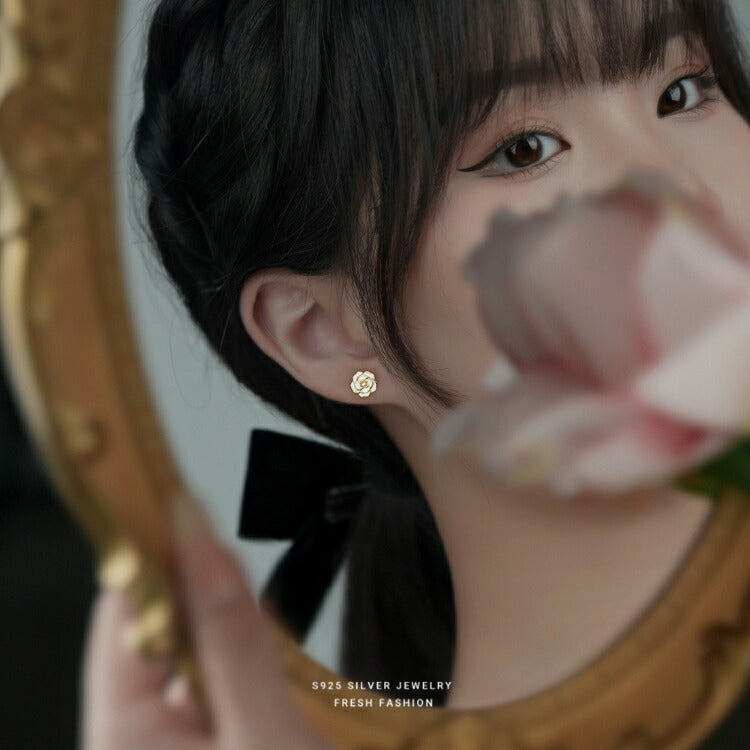 【カメリアの一粒パールピアス】 シルバー925 淡水パール ピアス フラワー 花 カメリア サザンカ 山茶花 椿 ツバキ 金属アレルギー対応 レディース 女性 お花 ホワイト ゴールド シルバー