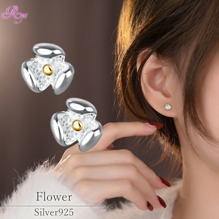 【小さなお花のシルバーピアス】 シルバー925 ピアス シンプル 小さい 咲き始め お花 フラワー 花 シンプルピアス 小さいピアス 金属アレルギー対応