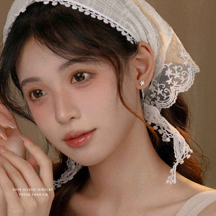 【楓の葉っぱモチーフのシルバーピアス】 シルバー999 ピアス シンプル 葉っぱ 楓 カエデ メイプル メープル メイプルリーフ 木の葉 つや消し 20G 葉 植物 金属アレルギー対応