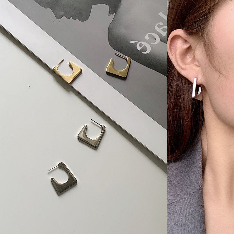 スタッドピアス