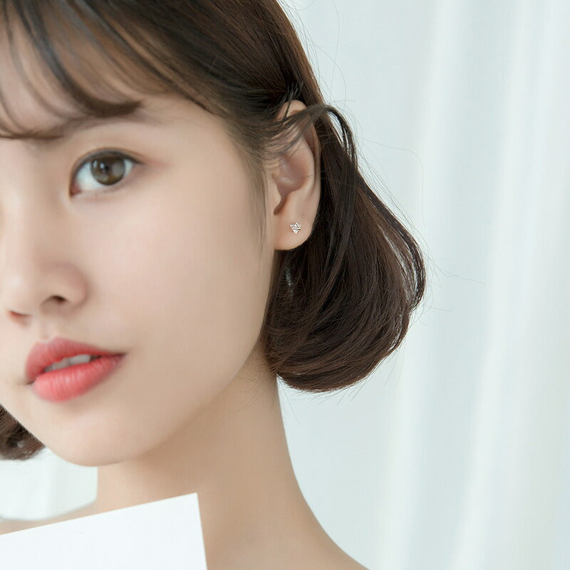 ピアス トライアングル シンプル ブラック 軟骨 金属アレルギー シルバー 小さめ ミニ シルバー925 アレルギー対応 20G 仕事用 小さいピアス つけっぱなしピアス シンプルピアス セカンドピアス 軟骨ピアス アレルギー対応ピアス 仕事