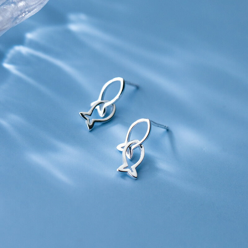 ピアス 魚  おさかな シンプル スタッド 金属アレルギー シルバー 小さめ 猫 シルバー925 アレルギー対応 20G 仕事用 小さいピアス つけっぱなしピアス シンプルピアス セカンドピアス 軟骨ピアス アレルギー対応ピアス 仕事