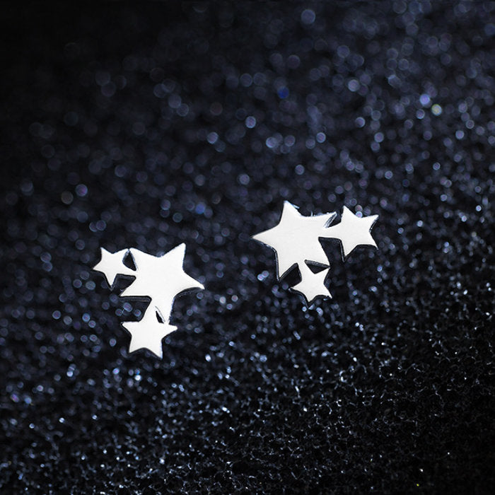 ピアス 三つ星 小さい 星 スター シンプル 軟骨 金属アレルギー シルバー 小さめ ミニ シルバー925 アレルギー対応 20G 仕事用 小さいピアス つけっぱなしピアス シンプルピアス セカンドピアス 軟骨ピアス アレルギー対応ピアス 仕事