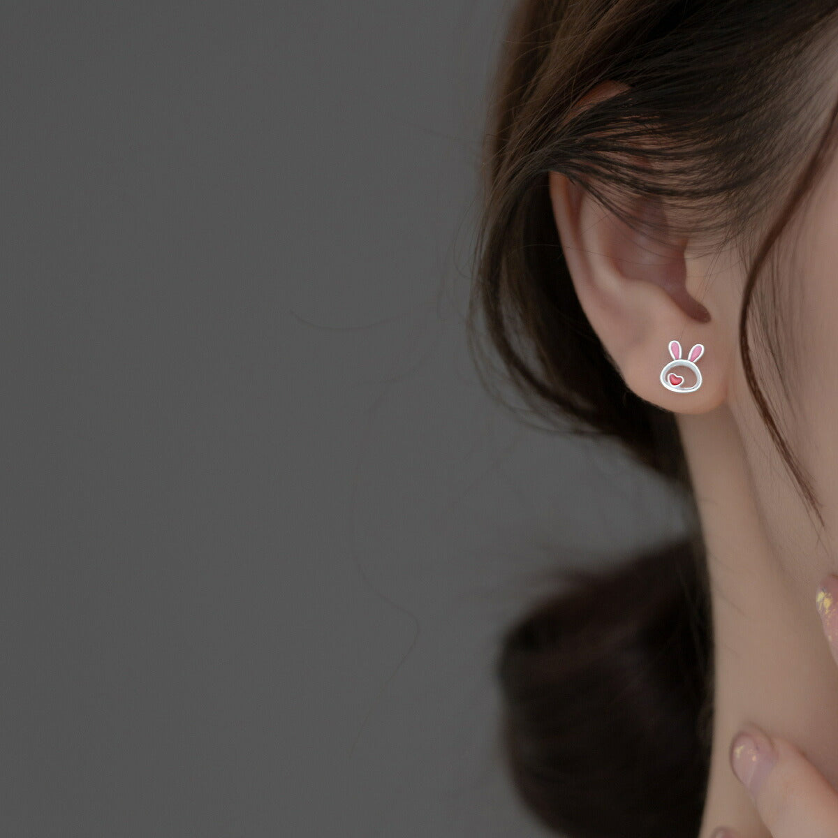 ピアス うさぎ 小さい  シンプル 軟骨 金属アレルギー シルバー 小さめ ミニ シルバー925 アレルギー対応 20G 仕事用 小さいピアス うさぎピアス つけっぱなしピアス シンプルピアス セカンドピアス 軟骨ピアス アレルギー対応ピアス 仕事