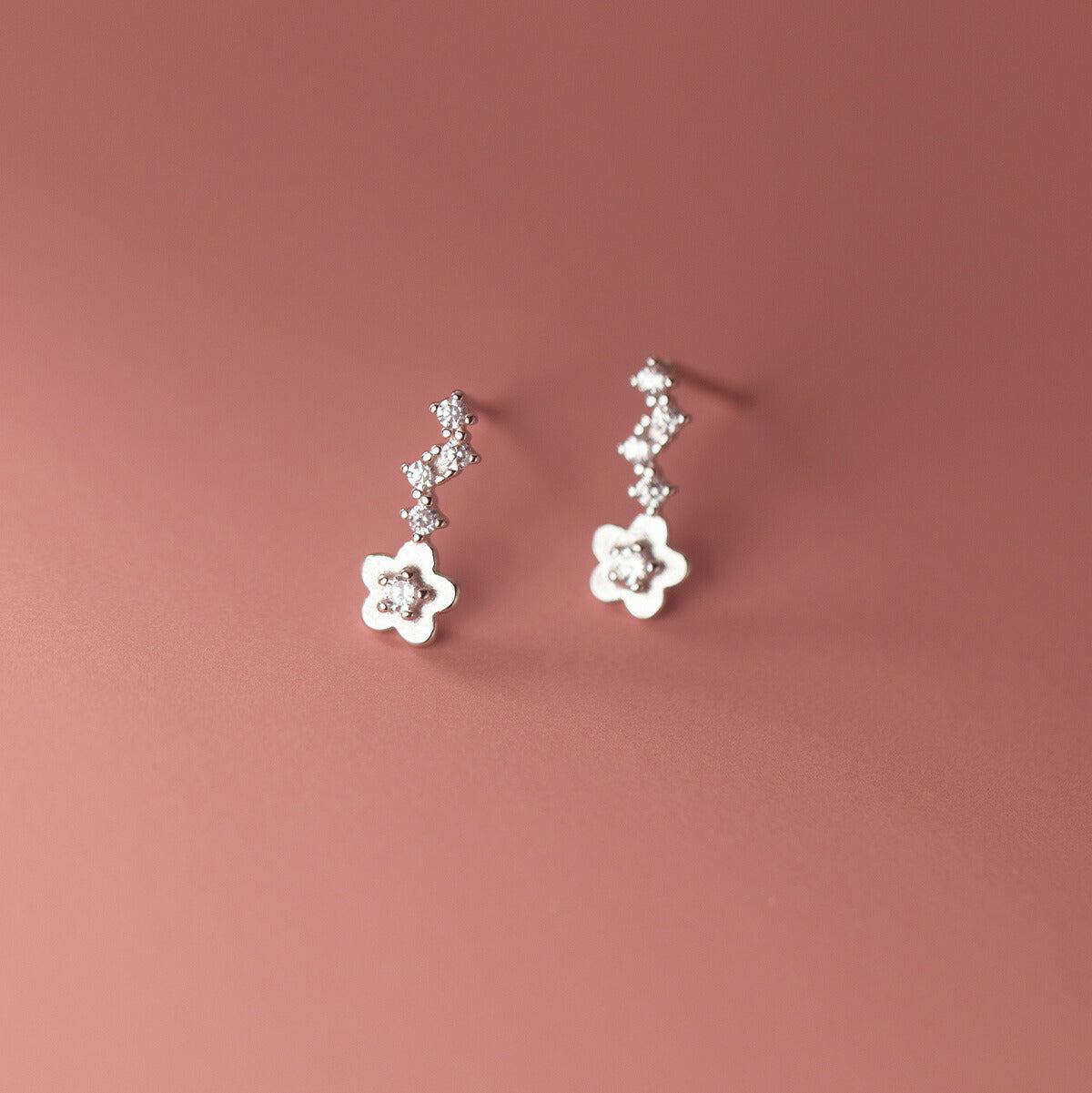 ピアス フラワー 花 小さい キュービックジルコニア シンプル 軟骨 金属アレルギー シルバー 小さめ ミニ シルバー925 アレルギー対応 20G 仕事用 フラワーピアス 花ピアス つけっぱなしピアス シンプルピアス アレルギー対応ピアス 仕事