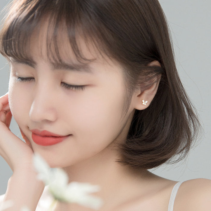 ピアス 蝶 ちょうちょ 小さい シンプル 軟骨 金属アレルギー シルバー 小さめ ミニ シルバー925 アレルギー対応 20G ちょうちょピアス 蝶ピアス つけっぱなしピアス シンプルピアス セカンドピアス 軟骨ピアス アレルギー対応ピアス 仕事