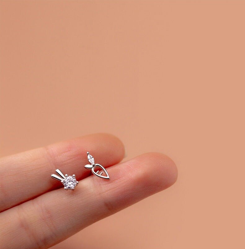 ピアス うさぎ 人参 兎 シンプル 軟骨 金属アレルギー シルバー 小さめ ミニ シルバー925 アレルギー対応 20G 仕事用 小さいピアス うさぎピアス 兎ピアス シンプルピアス セカンドピアス 軟骨ピアス アレルギー対応ピアス 仕事