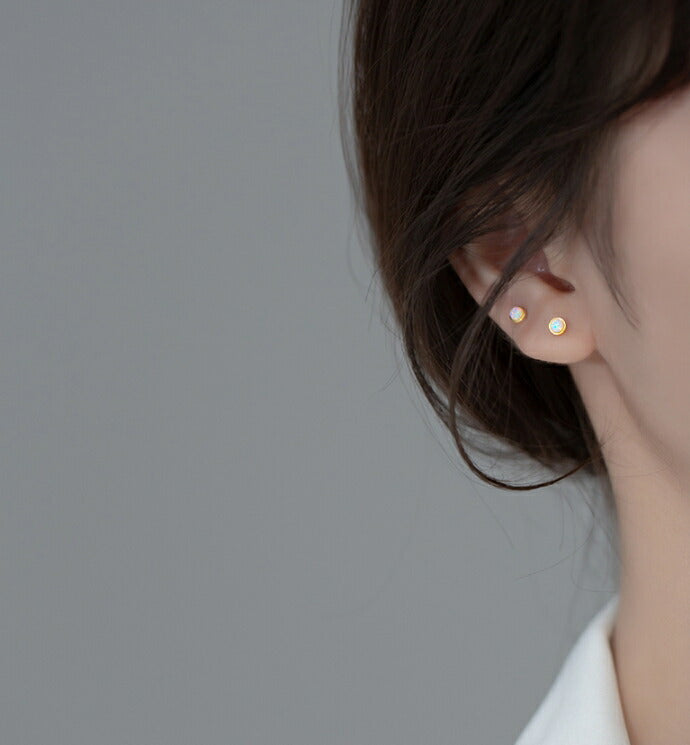 ピアス 合成オパール 小さい 極小 シンプル 軟骨 金属アレルギー シルバー 小さめ ミニ シルバー925 アレルギー対応 20G 仕事用 小さいピアス オパールピアス つけっぱなしピアス シンプルピアス セカンドピアス アレルギー対応ピアス