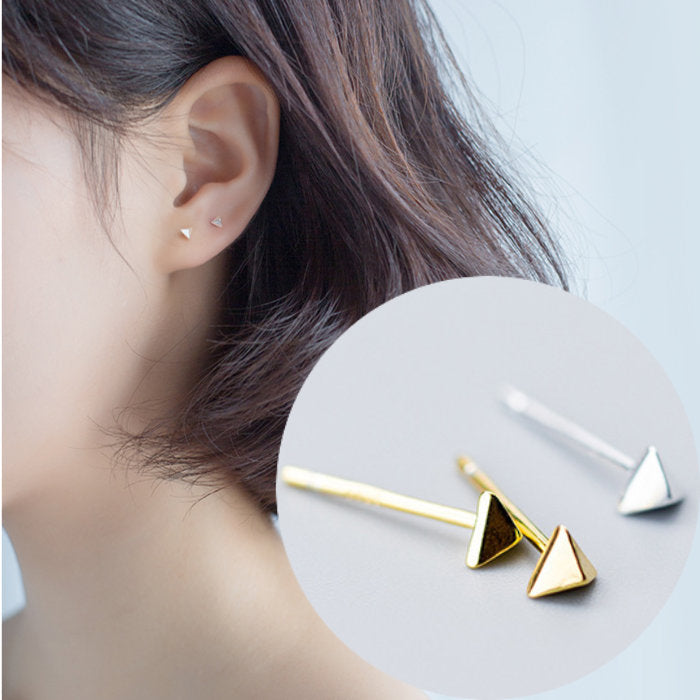 ピアス トライアングル つけっぱなし 小さい 極小 シンプル 軟骨 金属アレルギー シルバー 小さめ ミニ シルバー925 アレルギー対応 20G 仕事用 小さいピアス 極小ピアス つけっぱなしピアス シンプルピアス 軟骨ピアス 仕事