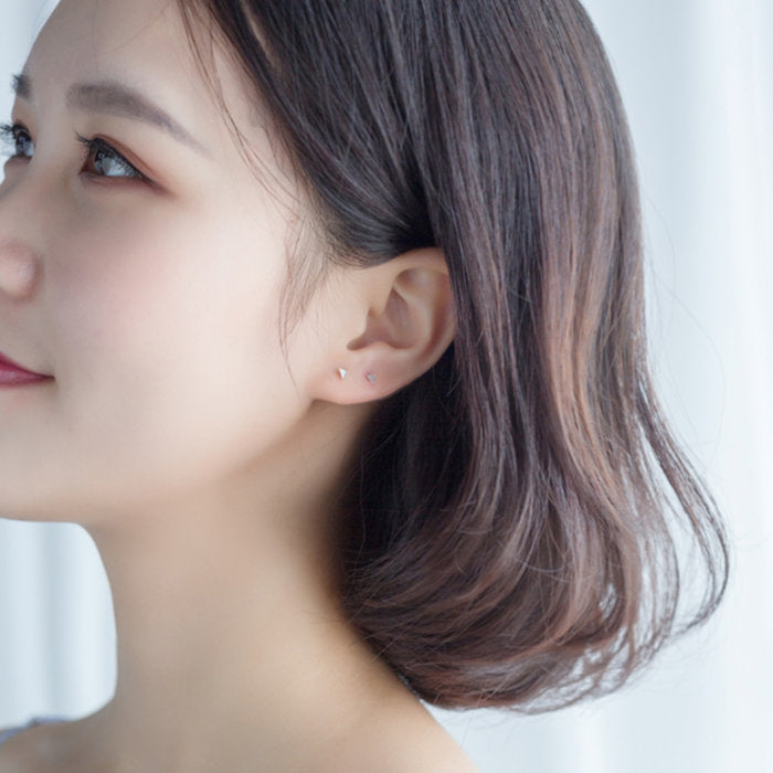 ピアス トライアングル つけっぱなし 小さい 極小 シンプル 軟骨 金属アレルギー シルバー 小さめ ミニ シルバー925 アレルギー対応 20G 仕事用 小さいピアス 極小ピアス つけっぱなしピアス シンプルピアス 軟骨ピアス 仕事
