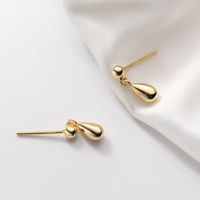 ピアス ドロップ 涙 雫 しずく 小さい シンプル 軟骨 金属アレルギー シルバー 小さめ ミニ シルバー925 アレルギー対応 20G 仕事用 小さいピアス シンプルピアス セカンドピアス 軟骨ピアス 仕事