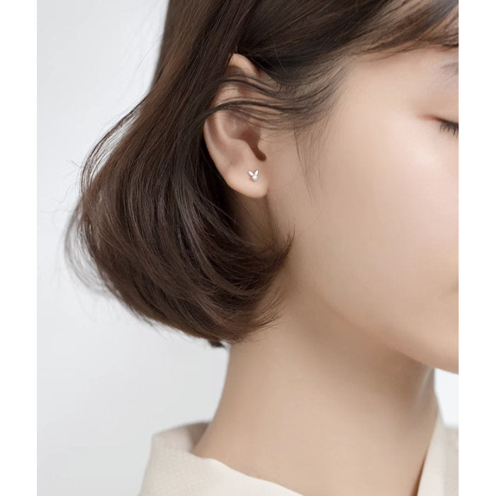 ピアス うさぎ ウサギ 小さい 兎 シンプル 軟骨 金属アレルギー シルバー 小さめ ミニ シルバー925 アレルギー対応 20G 仕事用 小さいピアス シンプルピアス セカンドピアス 軟骨ピアス 仕事