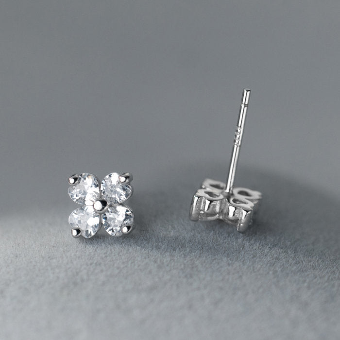 ピアス クローバー 四葉 花 シンプル 軟骨 金属アレルギー シルバー 小さめ ミニ シルバー925 アレルギー対応 20G 仕事用 小さいピアス シンプルピアス セカンドピアス 軟骨ピアス 仕事