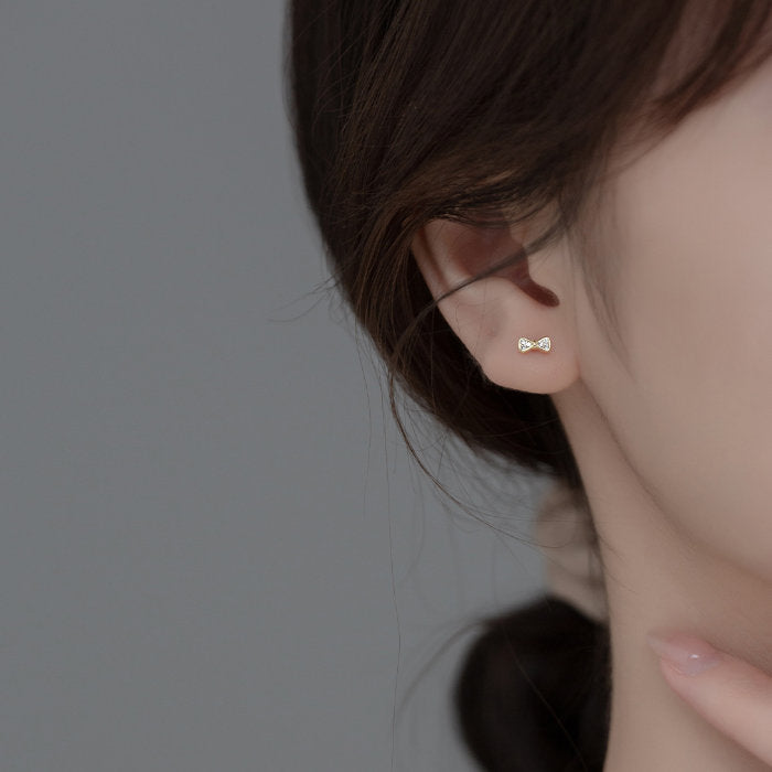 ピアス リボン キュービックジルコニア 小さい シンプル 軟骨 金属アレルギー シルバー 小さめ ミニ シルバー925 アレルギー対応 20G 仕事用 小さいピアス シンプルピアス セカンドピアス 軟骨ピアス 仕事