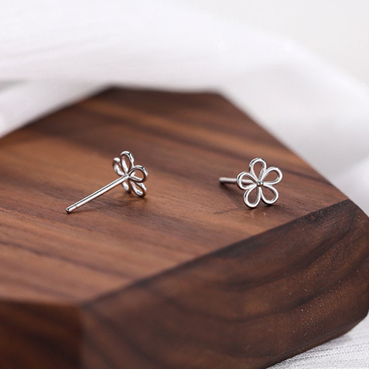 シンプルなフラワーピアス 花 ピアス フラワー シルバー999 シンプル 20G かわいい レディース 女性 シルバー 小さい 小さめ 華奢