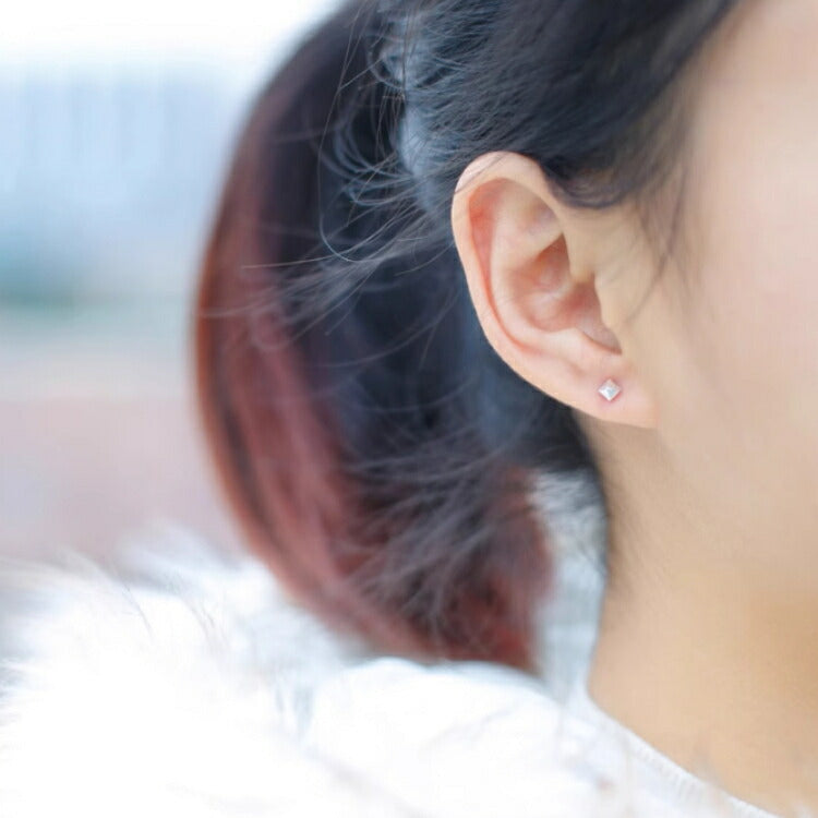 四角錐の小さいシルバーピアス シルバー925 シンプルピアス 四角錐 3.5mm つけっぱなし ピアス メンズ レディース カジュアル コーデ アレルギー対応 シルバー製