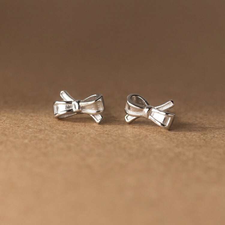 シルバーリボンピアス シルバー925 アレルギー対応 レディース ピアス シンプル リボン かわいい キュート 女性 レディース カジュアル