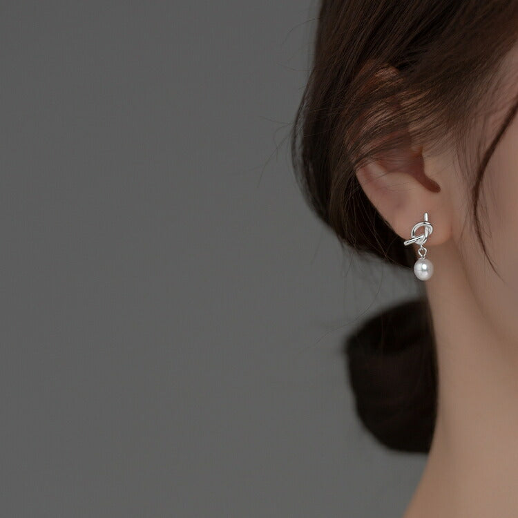 結びと雫のパールピアス 淡水パール ピアス 結び目 水滴 ドロップ シンプル シルバー ゴールド レディース 女性 かわいい 水