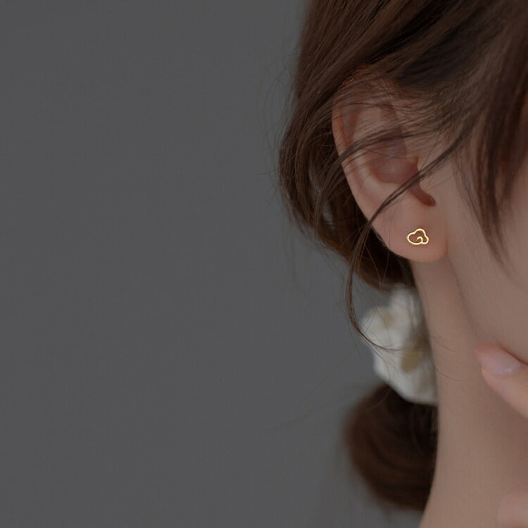 【もこもこ雲のシルバーピアス】 シルバー925 ピアス アレルギー対応 シルバー ゴールド 雲 シンプル 天体 曇り 空