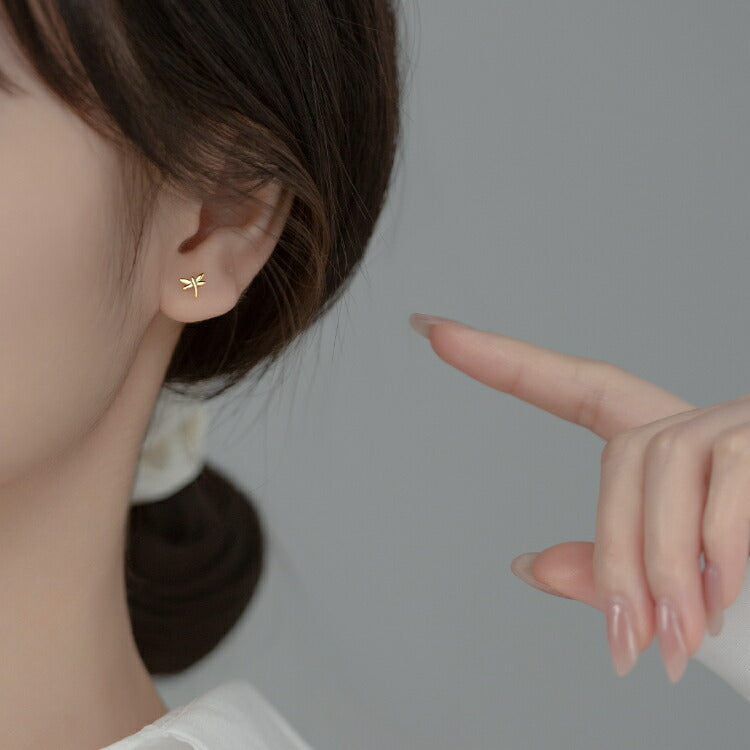 【シンプルなとんぼモチーフのピアス】 シルバー925 ピアス とんぼ ゴールド シルバー 蜻蛉 トンボ 夏 秋 シンプル メンズ レディース