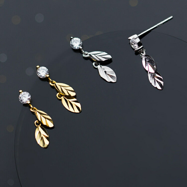 【二枚葉のゆらゆらピアス】 シルバー925 ピアス 葉っぱ 金属アレルギー対応 はっぱ 双葉 揺れる ゆらゆら キュービックジルコニア レディース 女性 シンプル