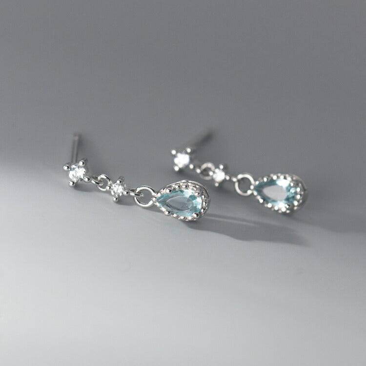 【滴る水滴モチーフのゆらゆらピアス】 ピアス 水滴 ドロップ キュービックジルコニア スタッドピアス 20G シンプル レディース 女性 梅雨 雨 水