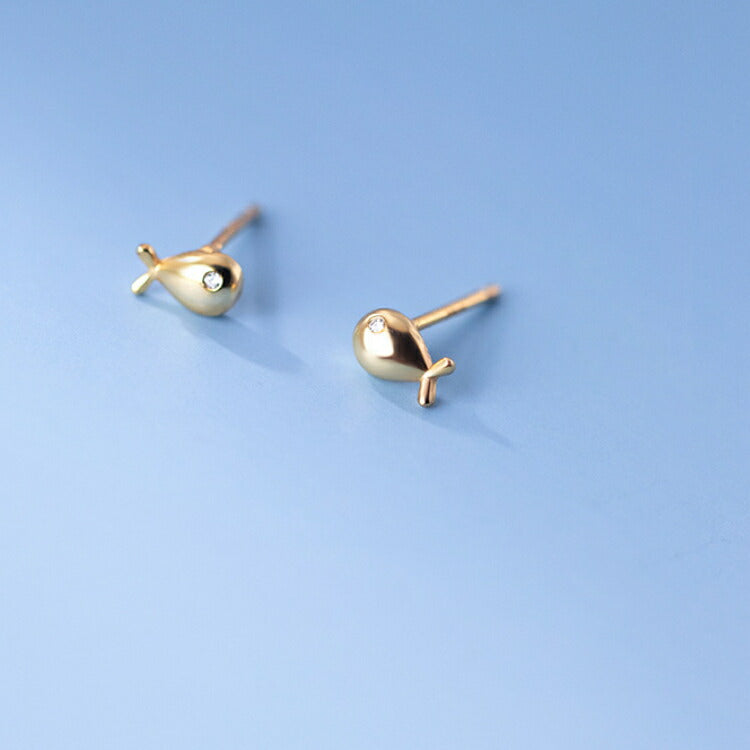 【小さいクジラのピアス】 シルバー925 キュービックジルコニア ピアス 夏 鯨 くじら 小さいピアス シンプルピアス 肴 シルバー ゴールド