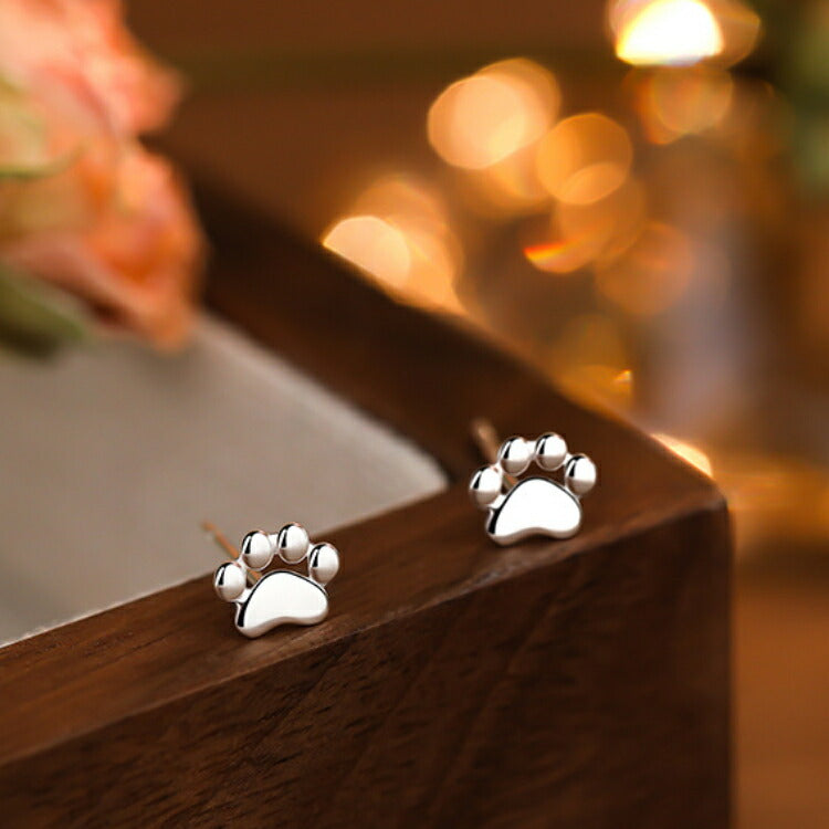 【シルバー肉球ピアス】 犬 猫 シルバー999 ピアス 金属アレルギー対応 キャット ドッグ シンプル 肉球 足跡 かわいい レディース 女性 動物 メンズ