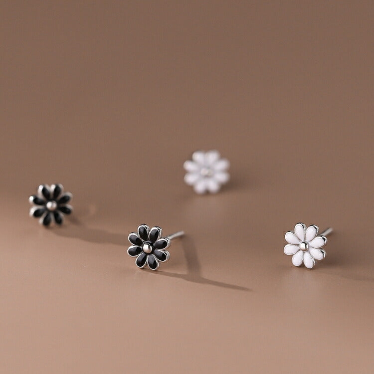 【白と黒のひまわりモチーフピアス】 ホワイト ブラック 花 フラワー ピアス シンプル ひまわり 向日葵 白 黒 シルバー999 20G シンプルピアス レディース 女性 小さめ 小さい