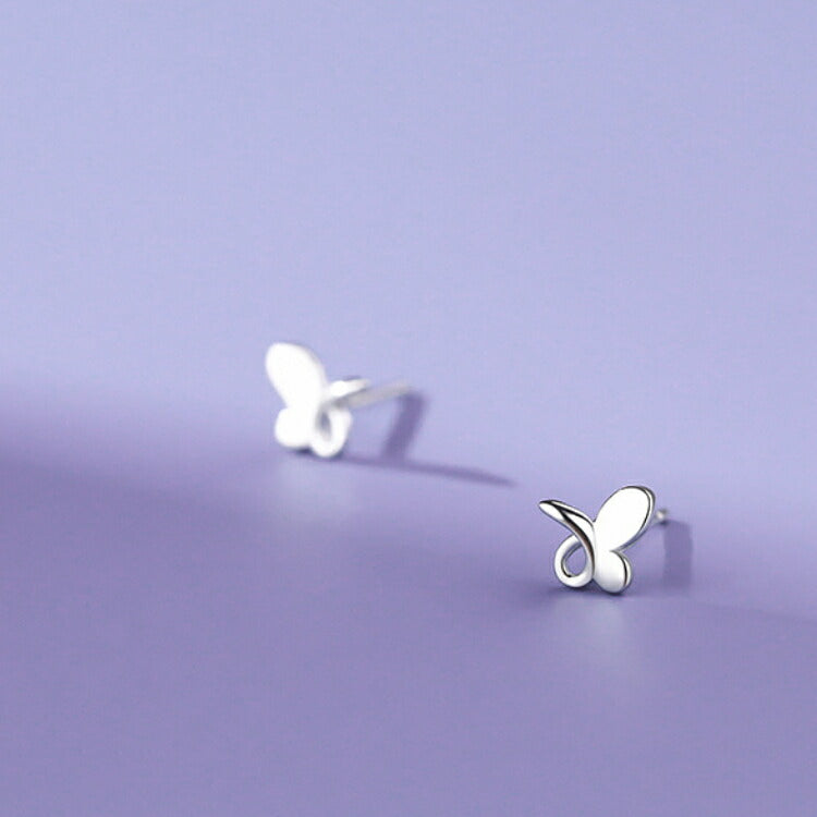 【蝶々のシルバーピアス】 シルバー999 ピアス 蝶々 ちょうちょ 蝶 シルバー シンプル モチーフ かわいい 韓国ファッション シンプルピアス 20G 金属アレルギー対応 レディース 女性