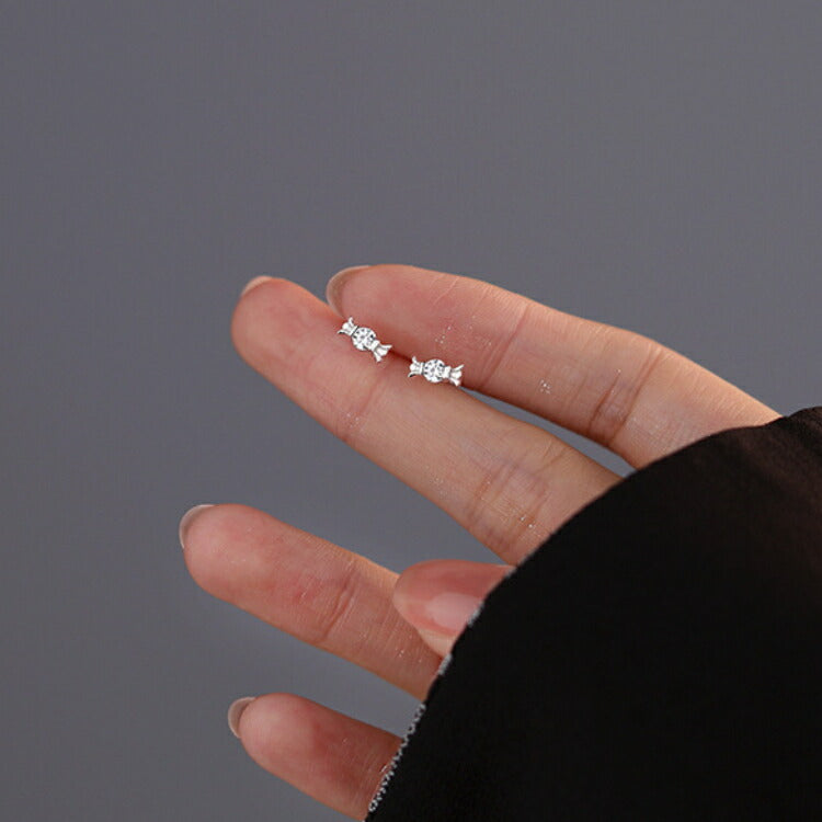 【キャンディモチーフのシルバーピアス】 シルバー999 ピアス 飴玉 キャンディ キュービックジルコニア 金属アレルギー対応 20G 飴 食べ物 かわいい レディース 女性 シンプル おやつ